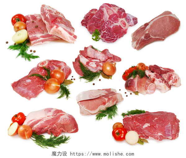 白色背景上的各种生肉生肉。不同的猪肉和牛肉片，白色背景上孤立的集合